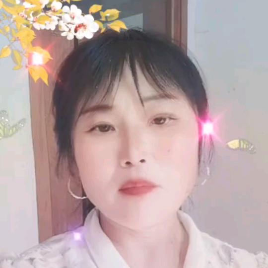 小英姐。晚6:10首播。