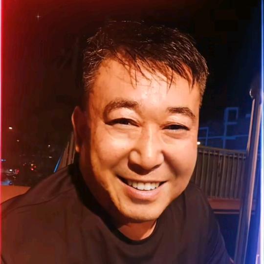 愿峰相拥1690021405755