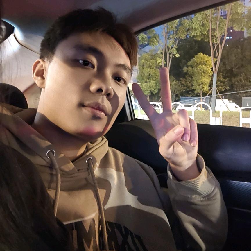 练不大的小小伊