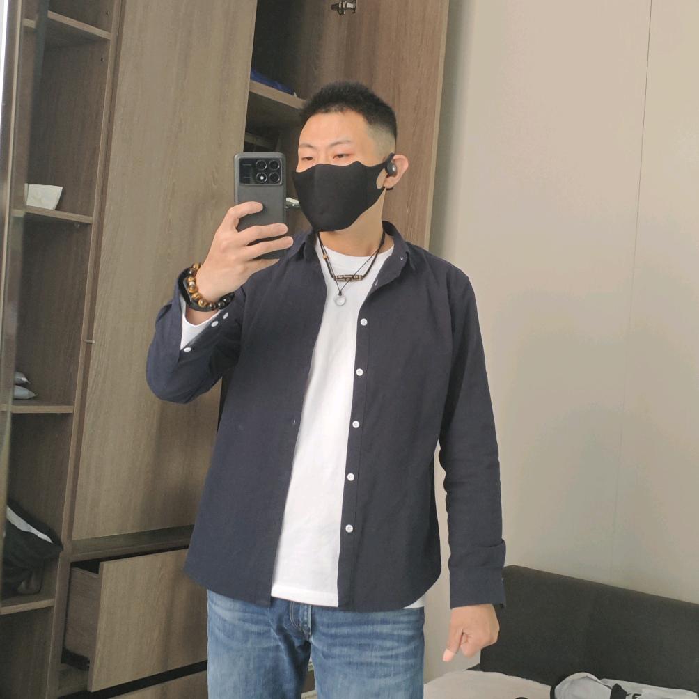 努力向上生长的竹子