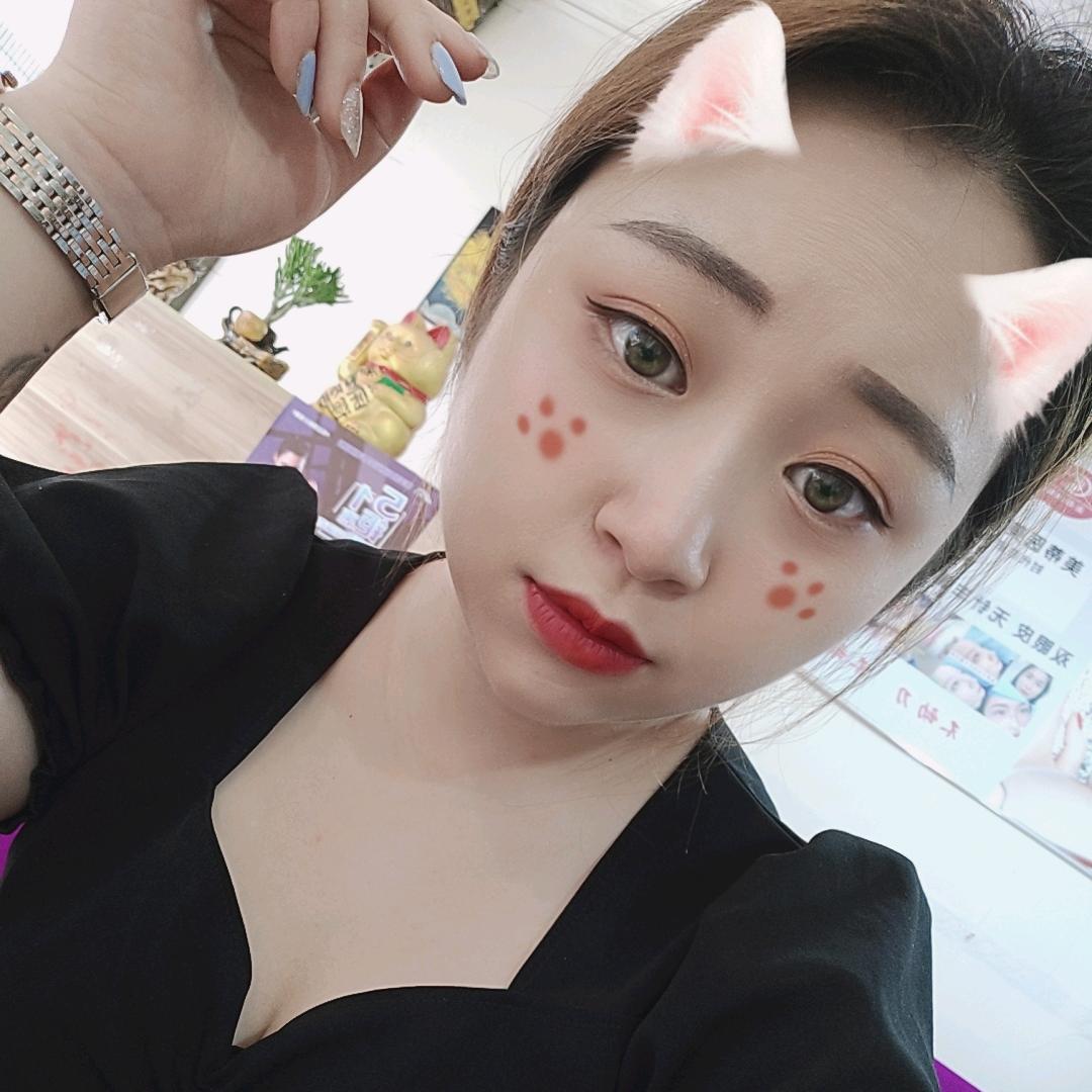 小丽💃💃🎀防水防汗防晒持妆粉底液