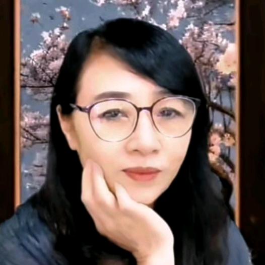 拾月爱穿搭