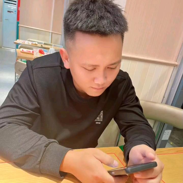 阿毅.