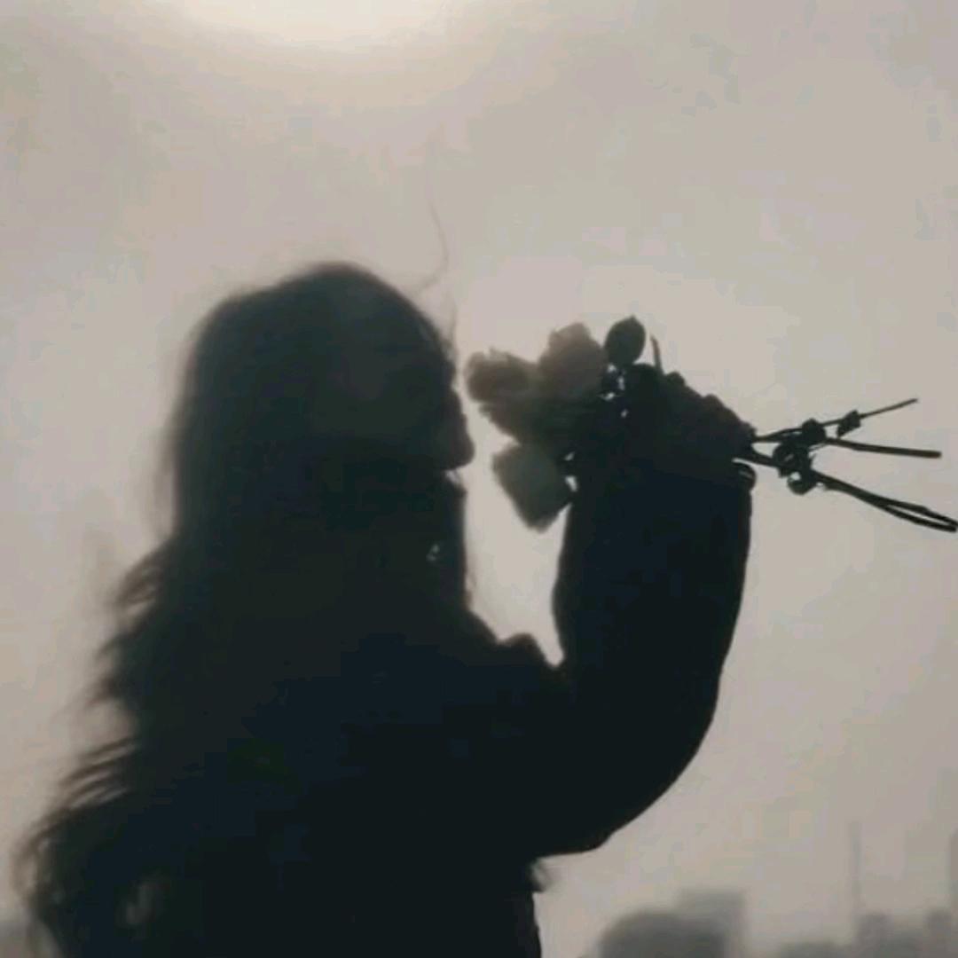 在睡觉的凛月头像