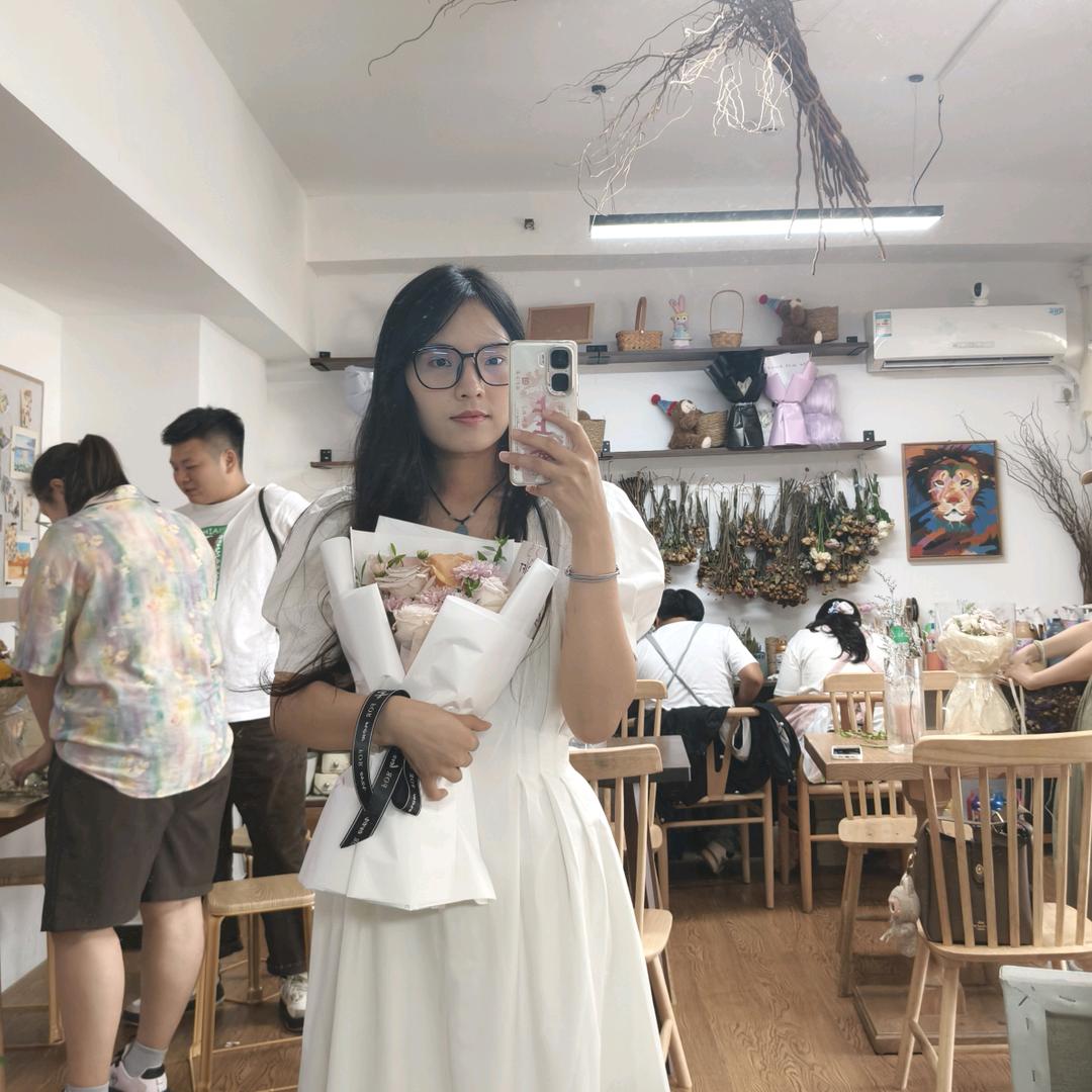 光点兔❤️💚💛