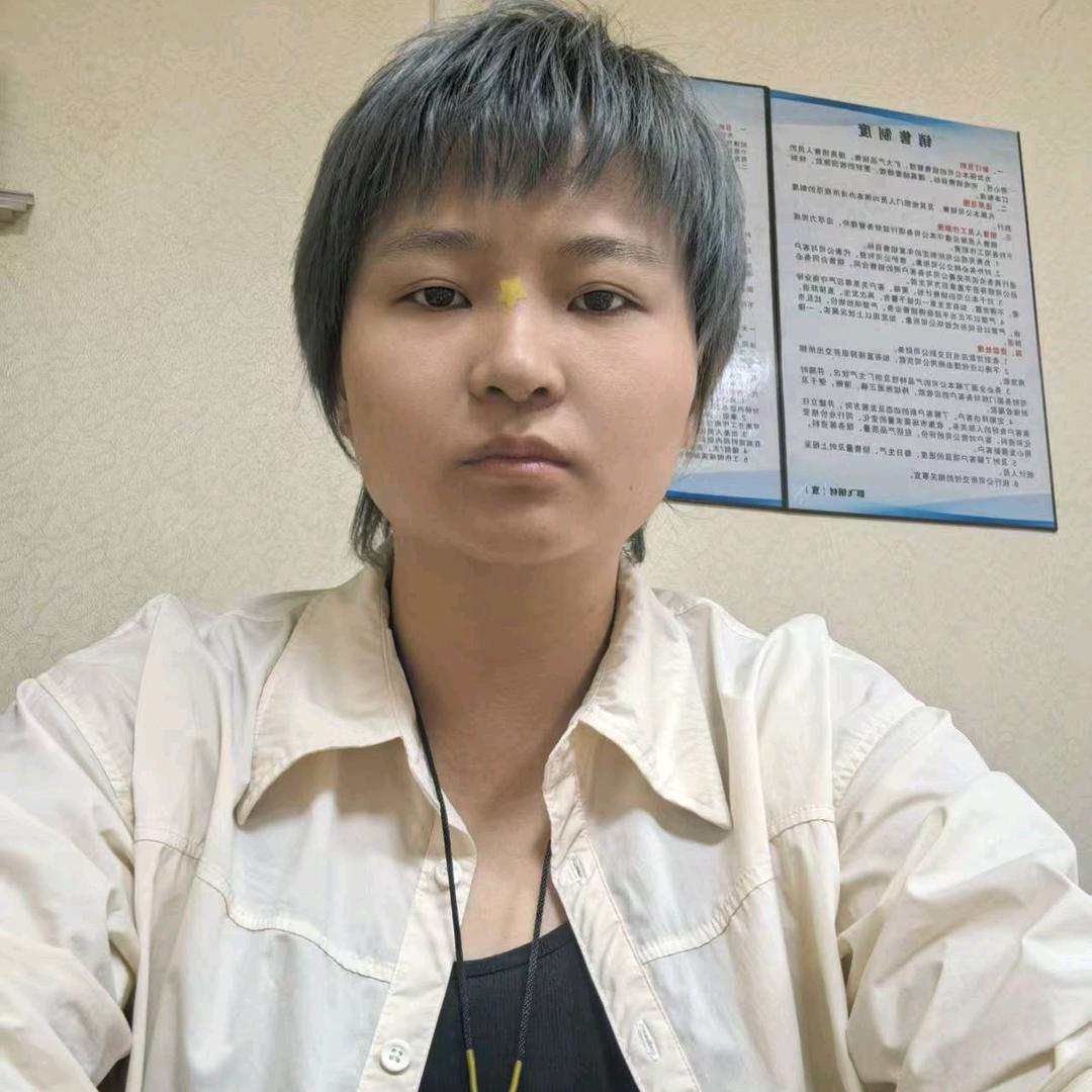 在安海卖铁的许玉梅