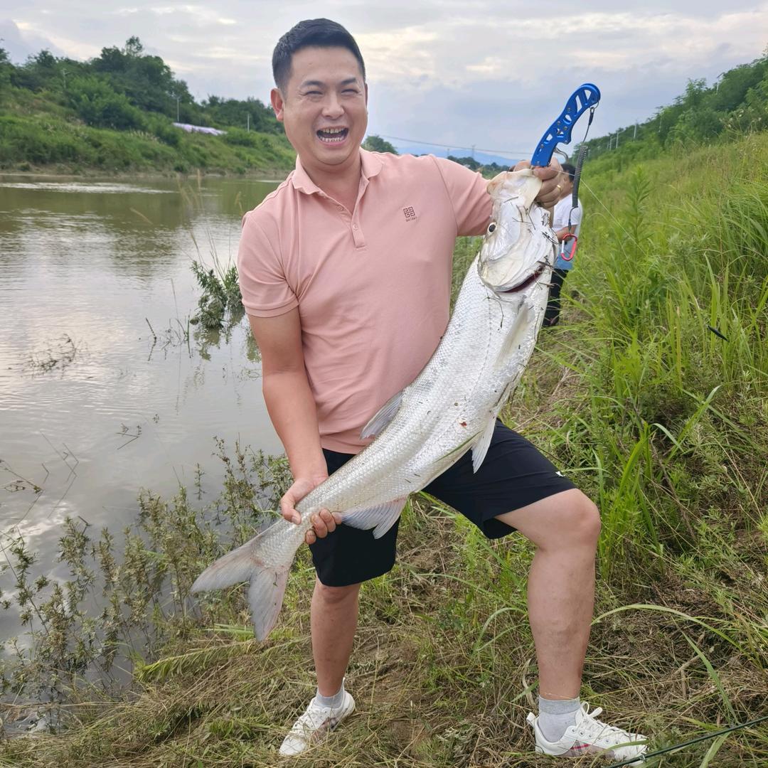强哥爱野钓