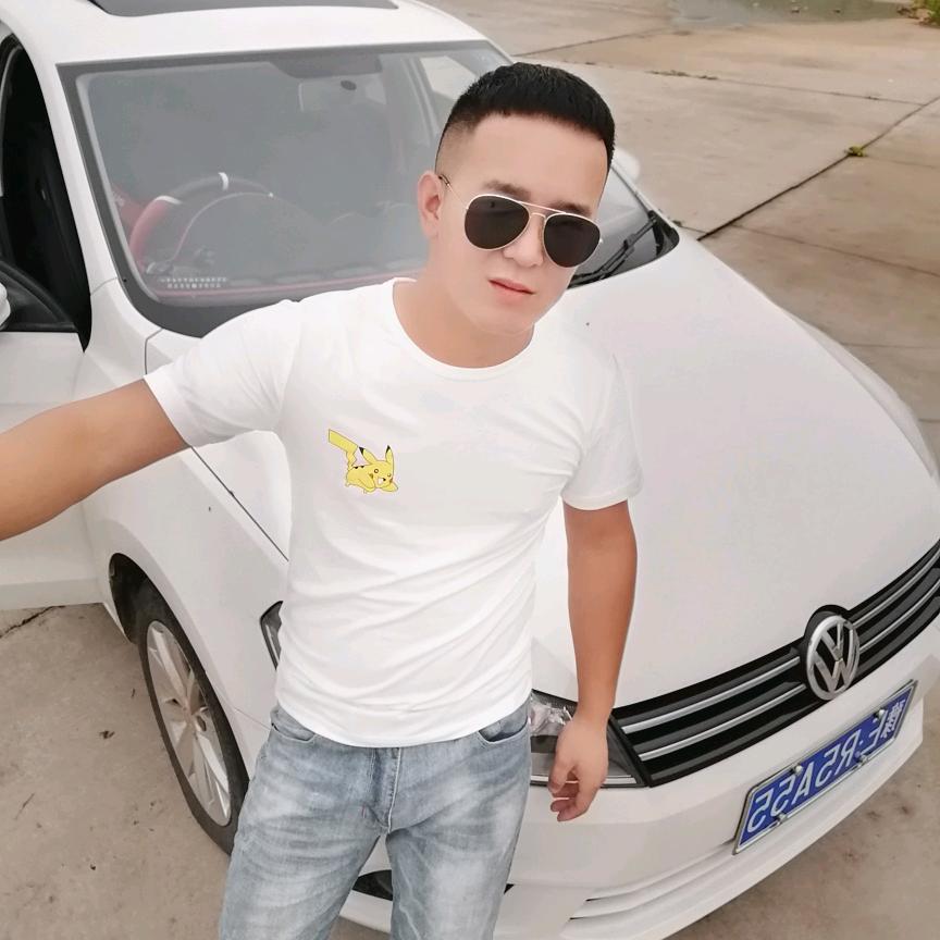 小王，出租挖掘机铲车三轮车