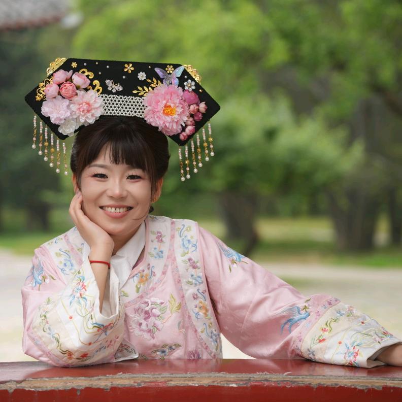 临河维多利广场店周大生店长娜娜