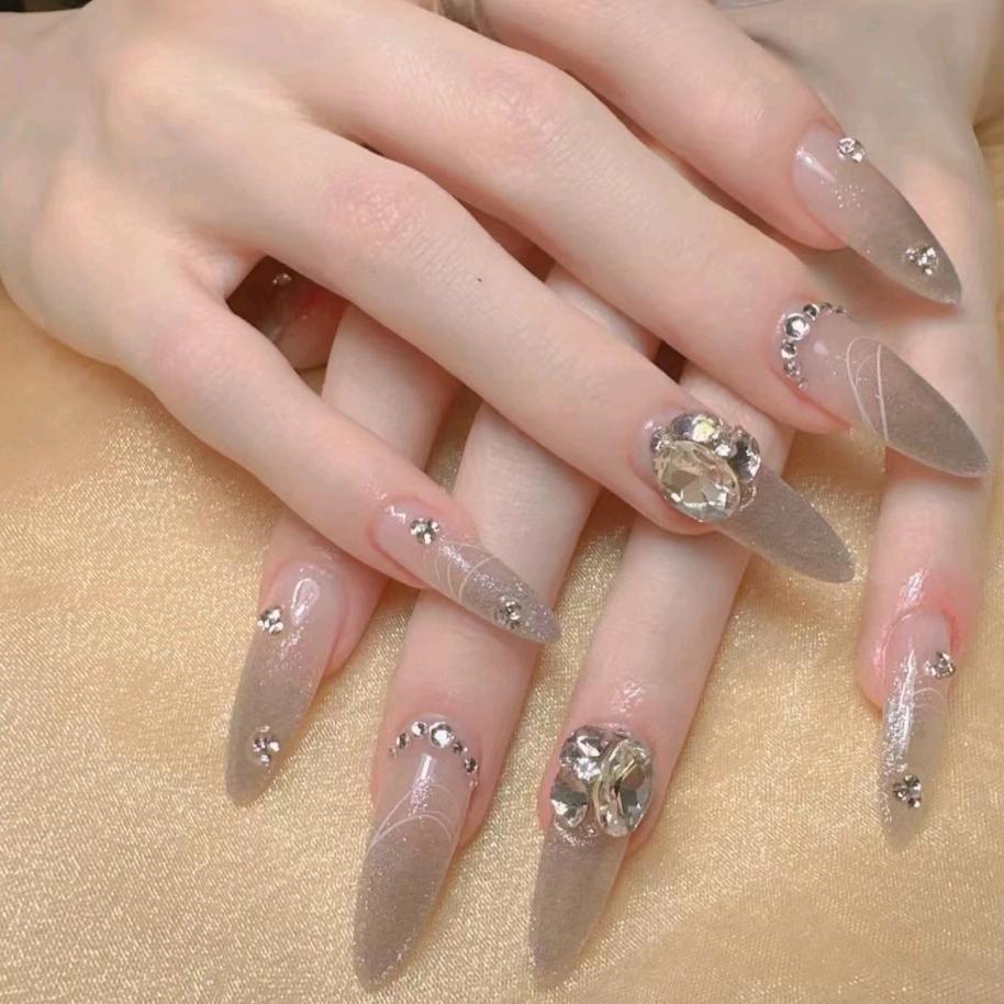 长沙市雨花区凤秀美甲店