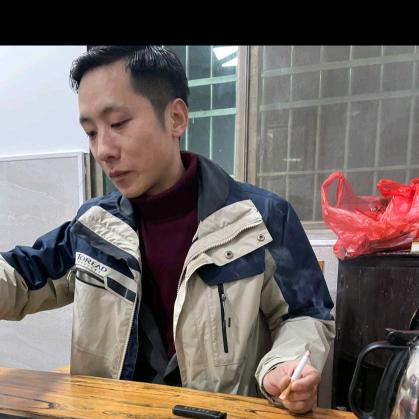 纸箱黄生