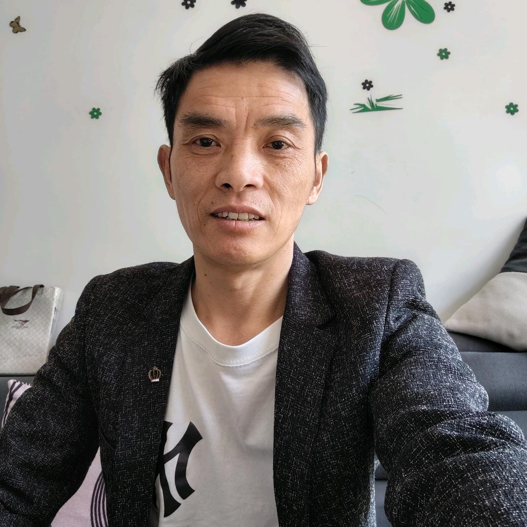 平江何发明皮影戏