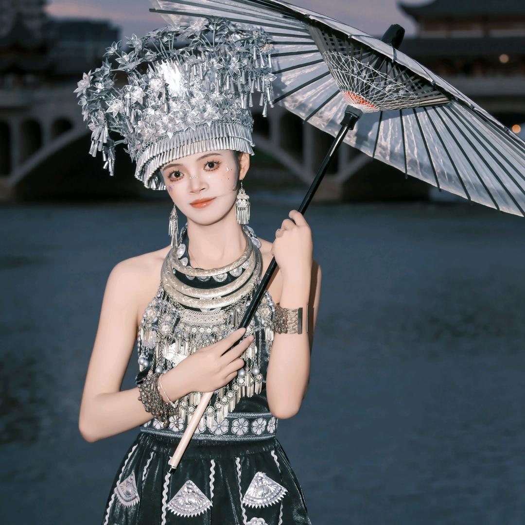 两只小熊的妈咪ʕᵔᴥᵔʔʕᵔᴥᵔʔ