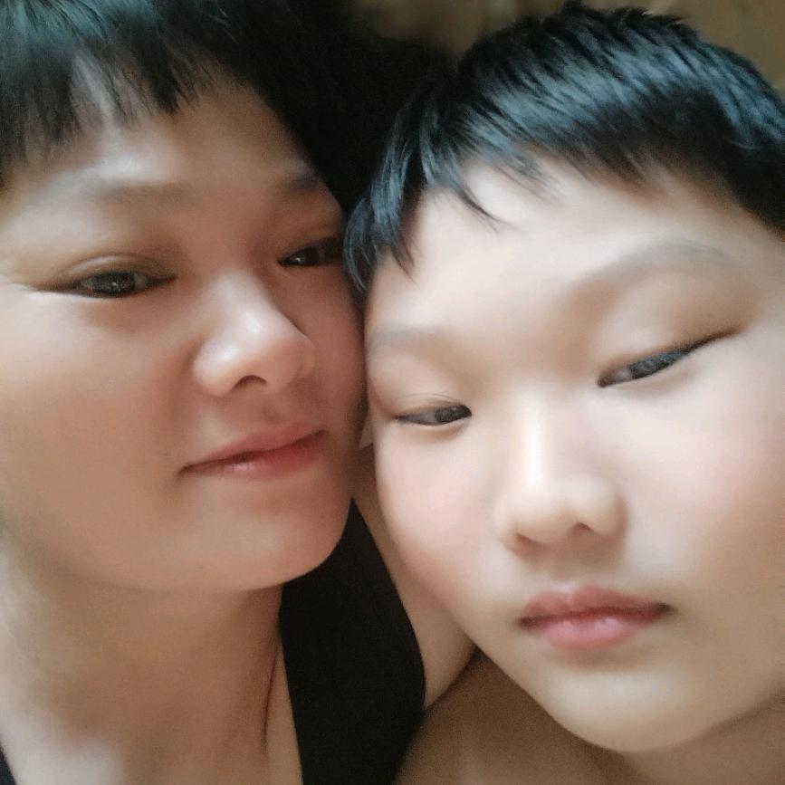 @来自火星与宇星的两个小朋友😘