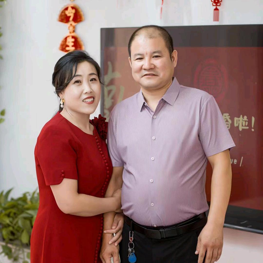 迈高风彩陶瓷