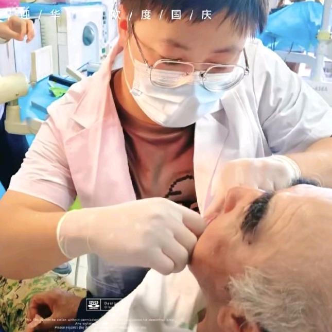 四儿的大脚怪。