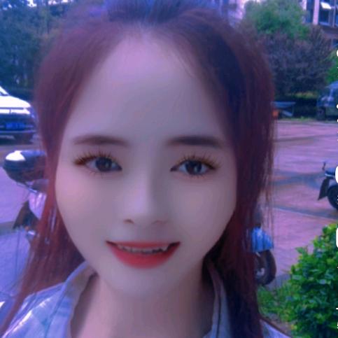 笑笑不说话