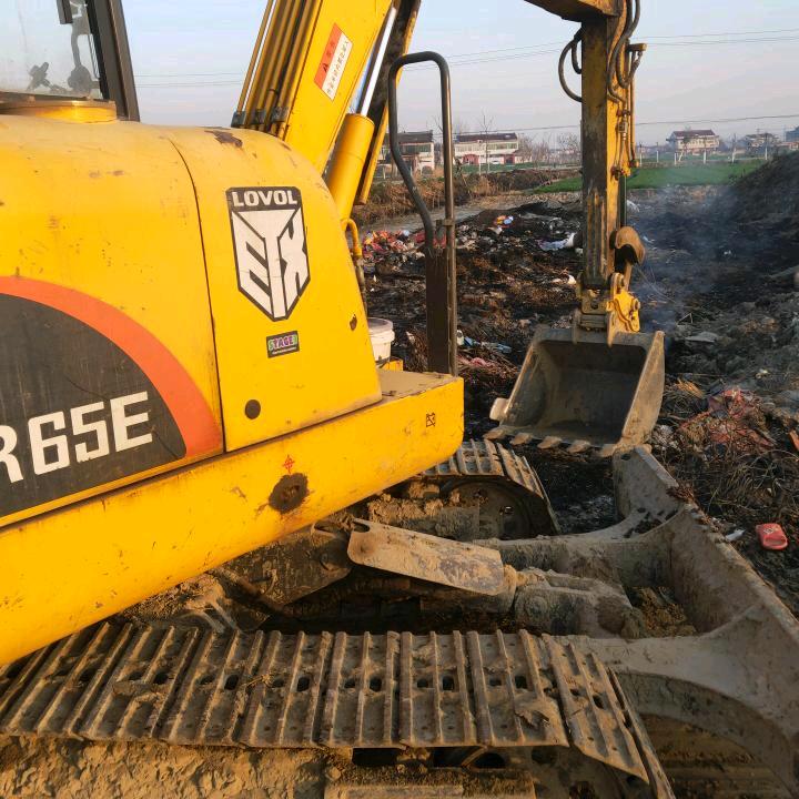 于二泥土，土方工程大小挖机出租