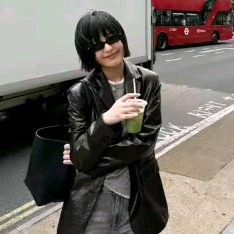 华吉言-时尚穿搭