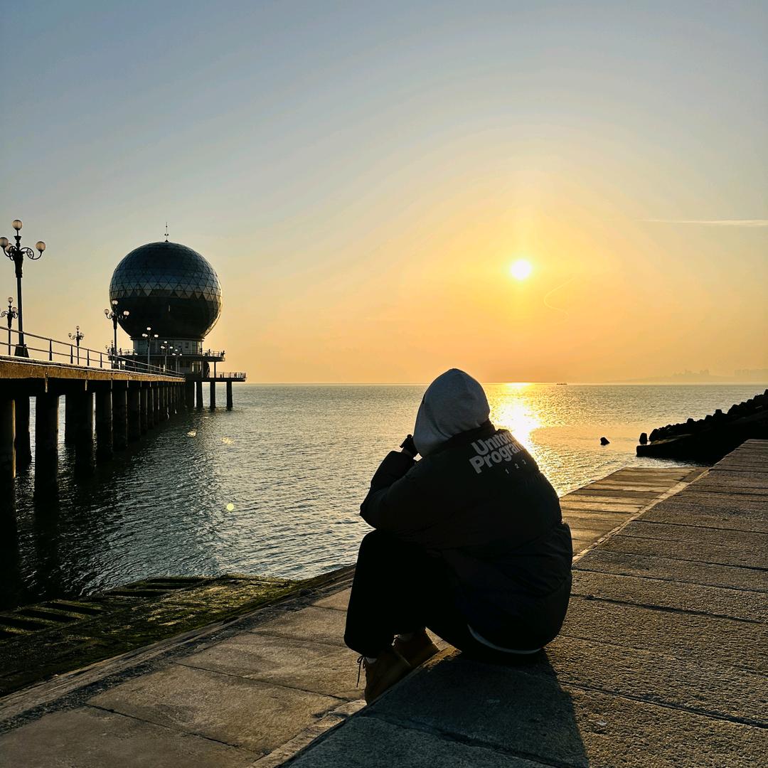 扶老奶奶闯红灯