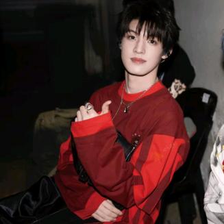 在禹宙中眨眨眼