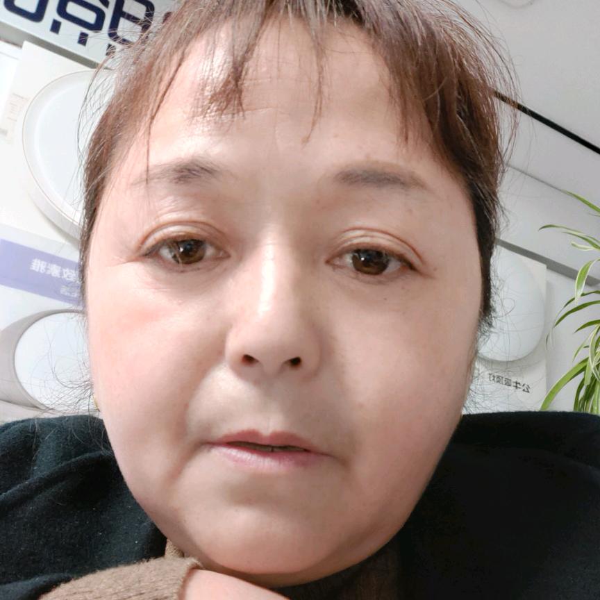 何姐