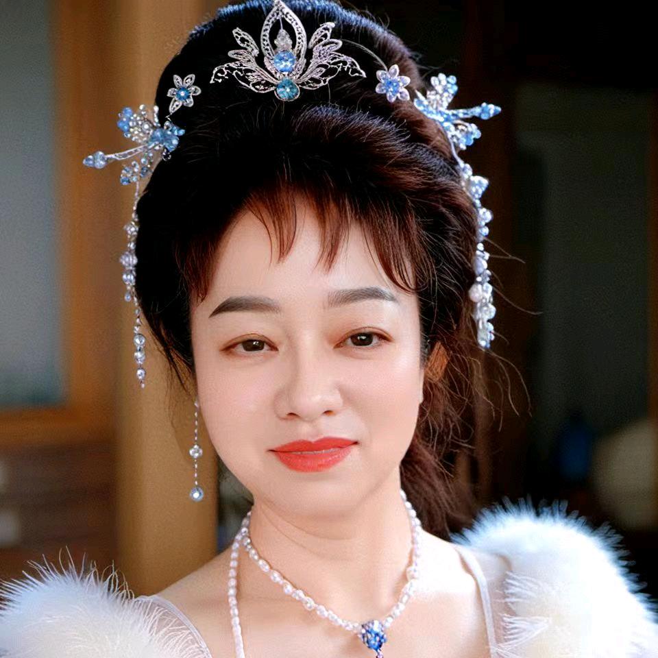 贪吃的丽姐