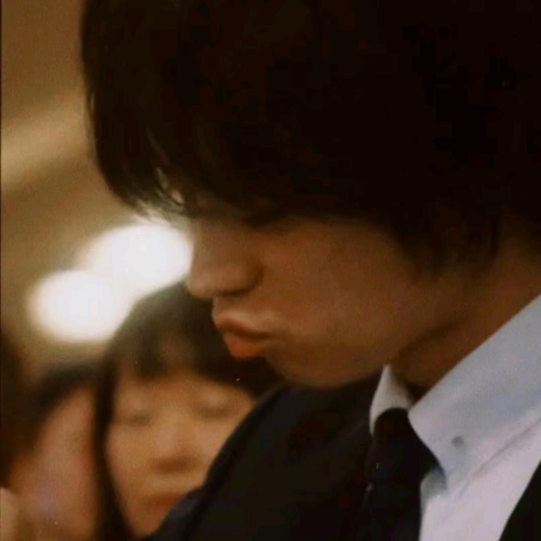 李？