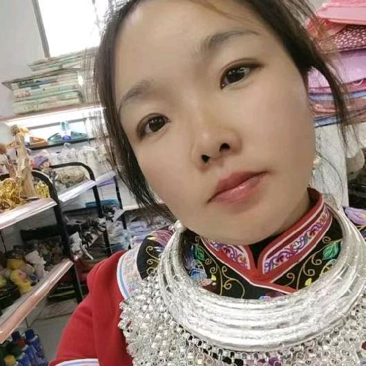 有小哥哥吗？我是三妹。