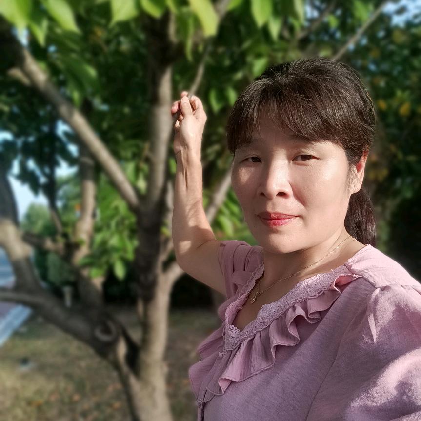 三妹，每天晚上七点半开播