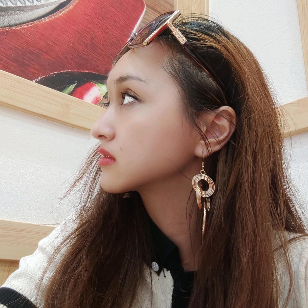 🐴🌹，火辣辣的性感女神、