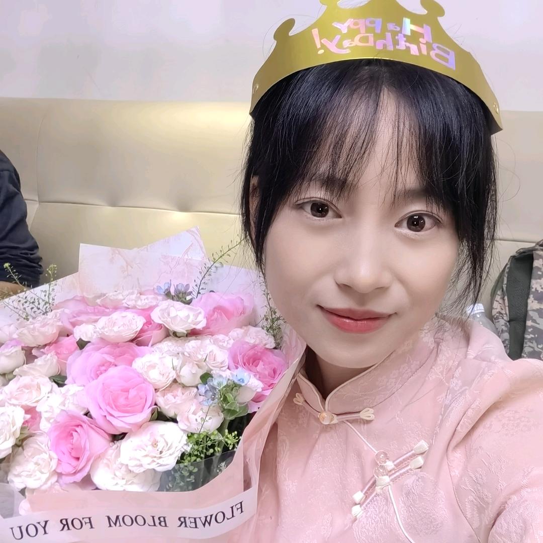 达州龚妹儿挖机