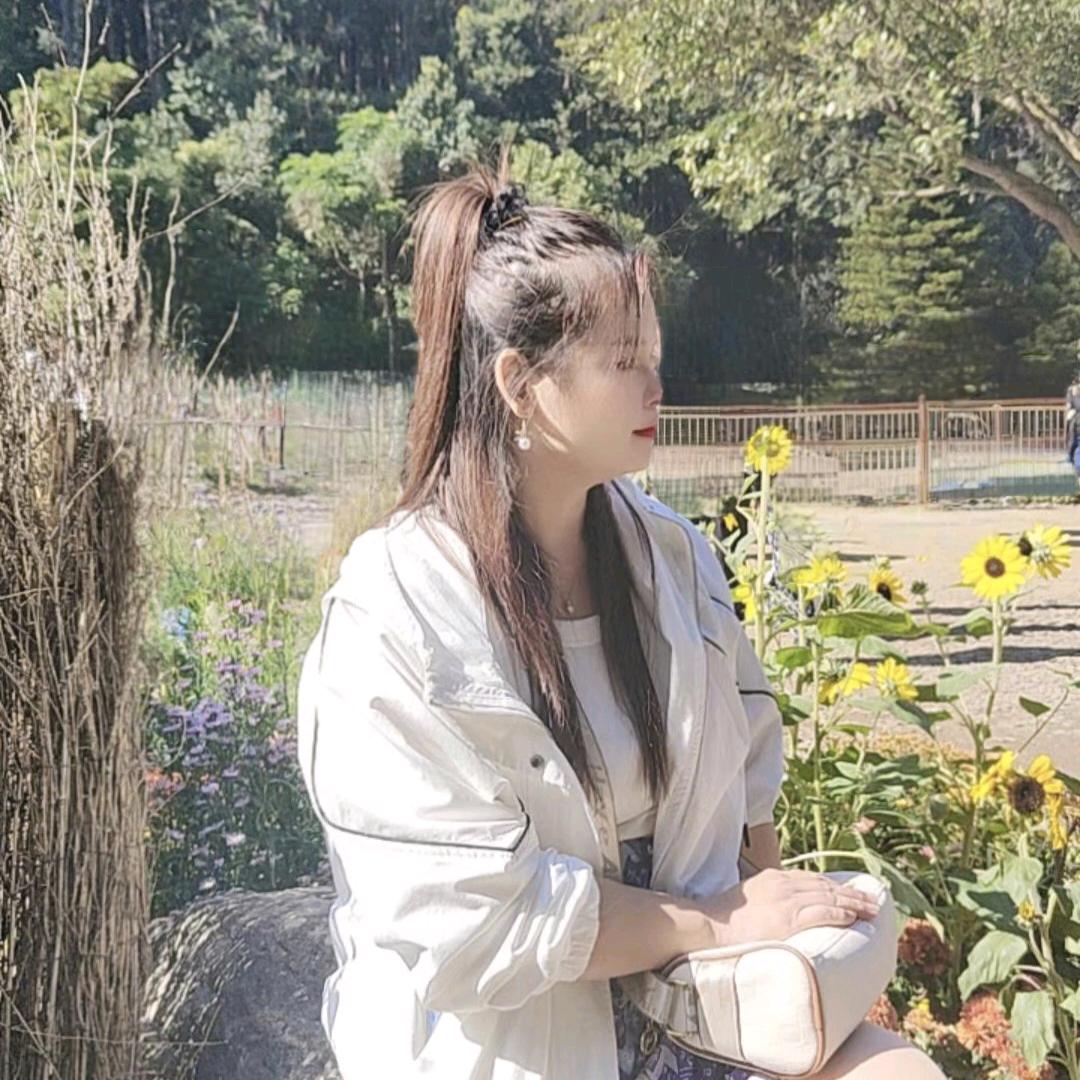 只吃草莓尖尖🍓