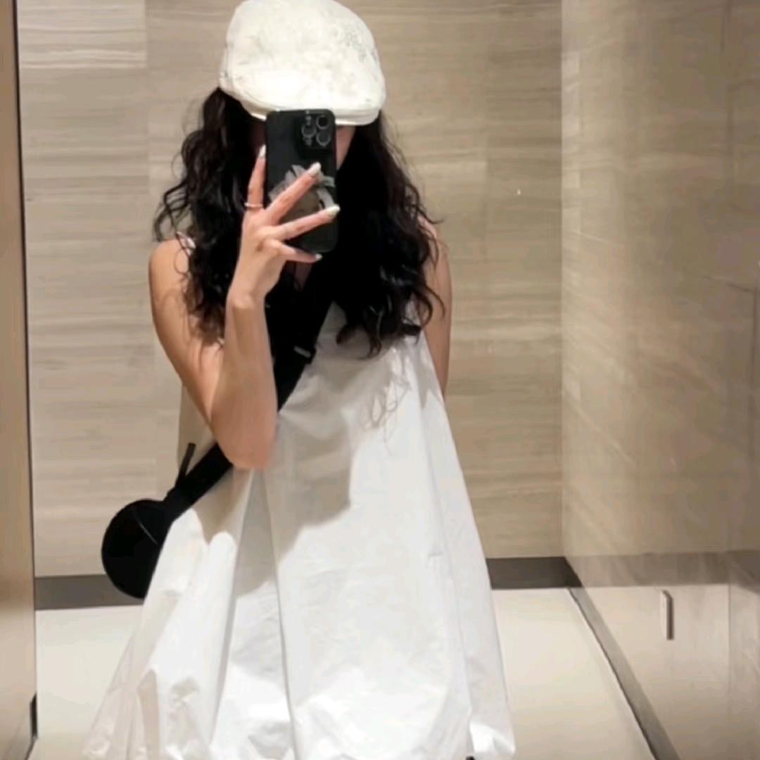 乌鲁木齐万达设计师品牌瑞尔女装