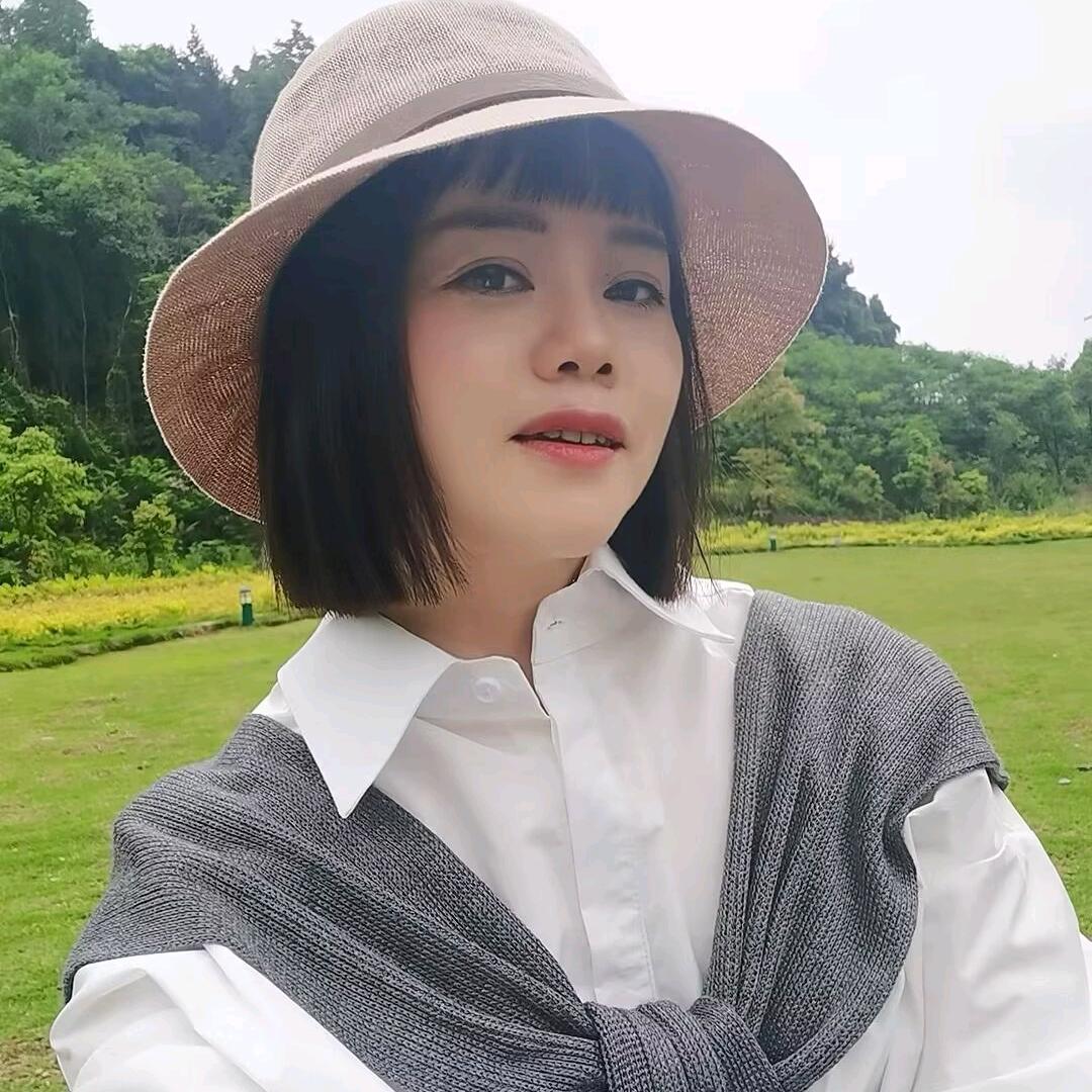 爱源家私城•顾家家居四姐