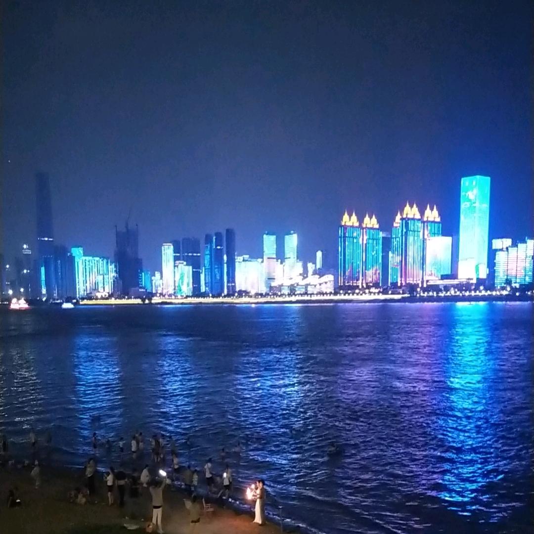 张龄龄