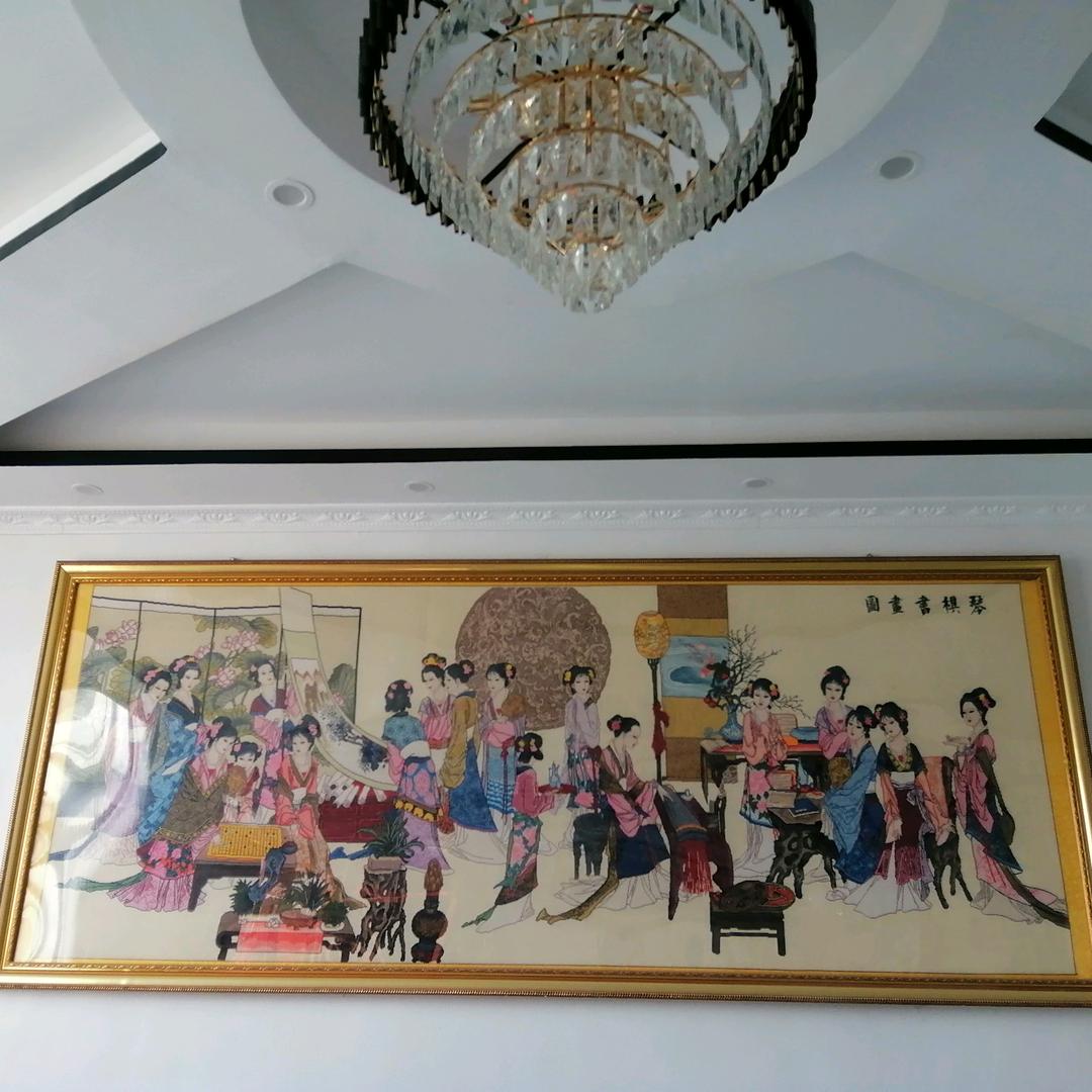 范集柳东外墙喷砂吊顶装修。