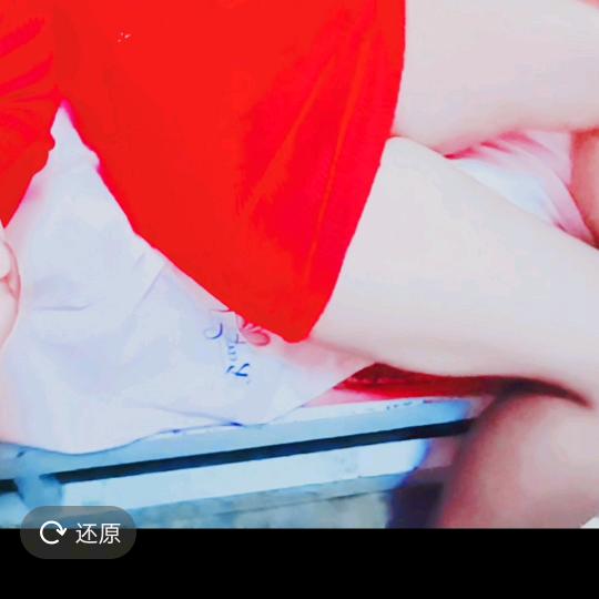 离过婚的女人一个人。李美美