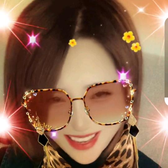 傻妞。
