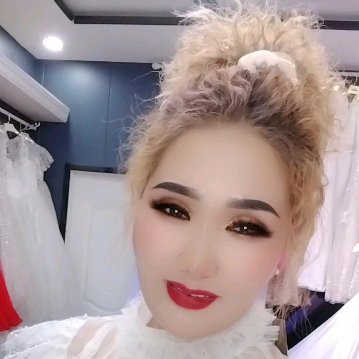 看白泥沙服装店