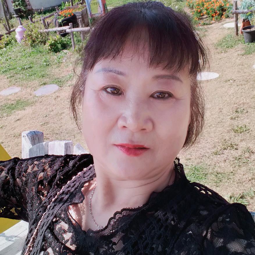 美女妆