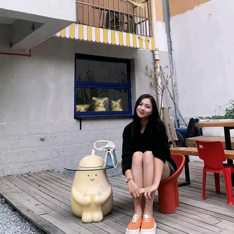 万*
