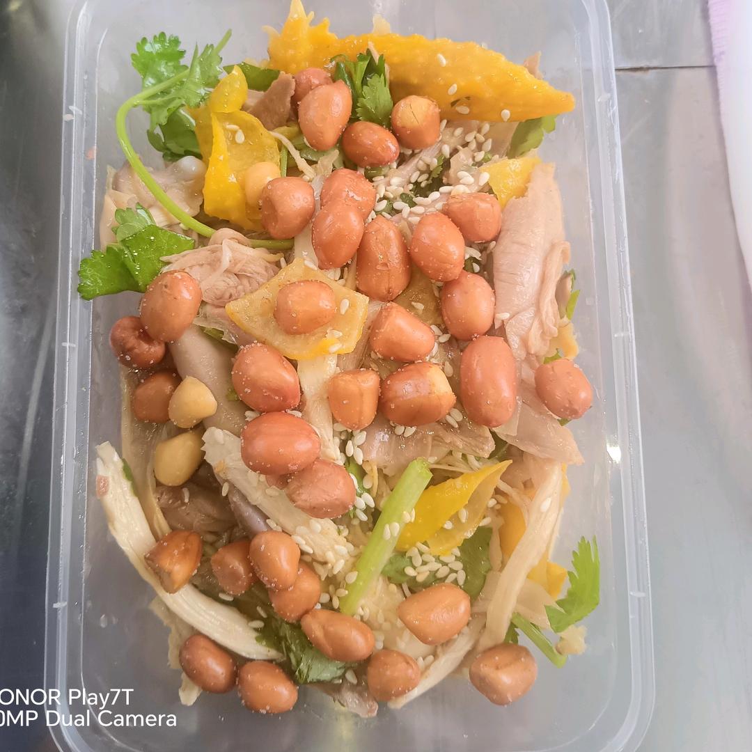 伦记脆皮手撕鸡，阳西分店，可以收学徒