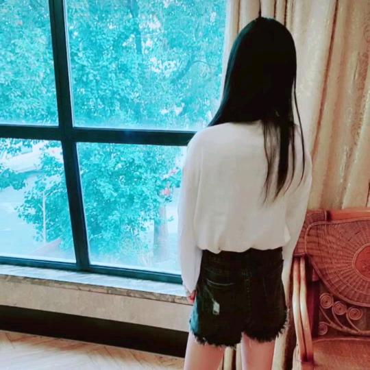 爱吃鱼的姑娘