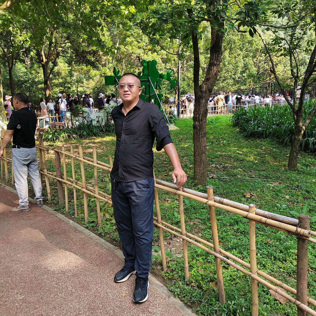 宜宾二手车范祖伟