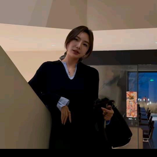 余欢欢YHH(穿搭分享)