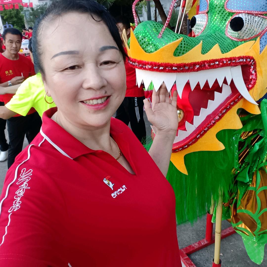 爱美的人。