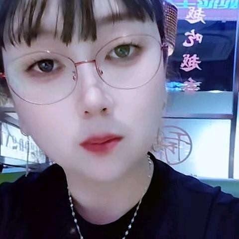 美酒加咖啡小姐姐（画）