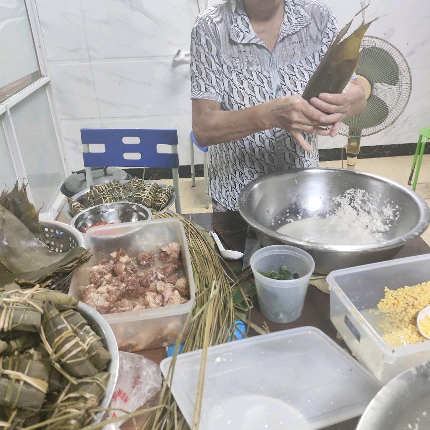 壮族花姐姐天天做饭