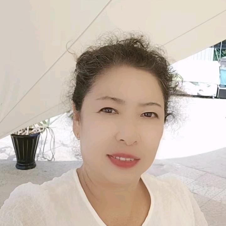 佳佳(互关涨粉)